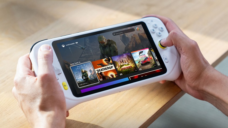 Xbox and Logitech Team Up for G CLOUD Handheld